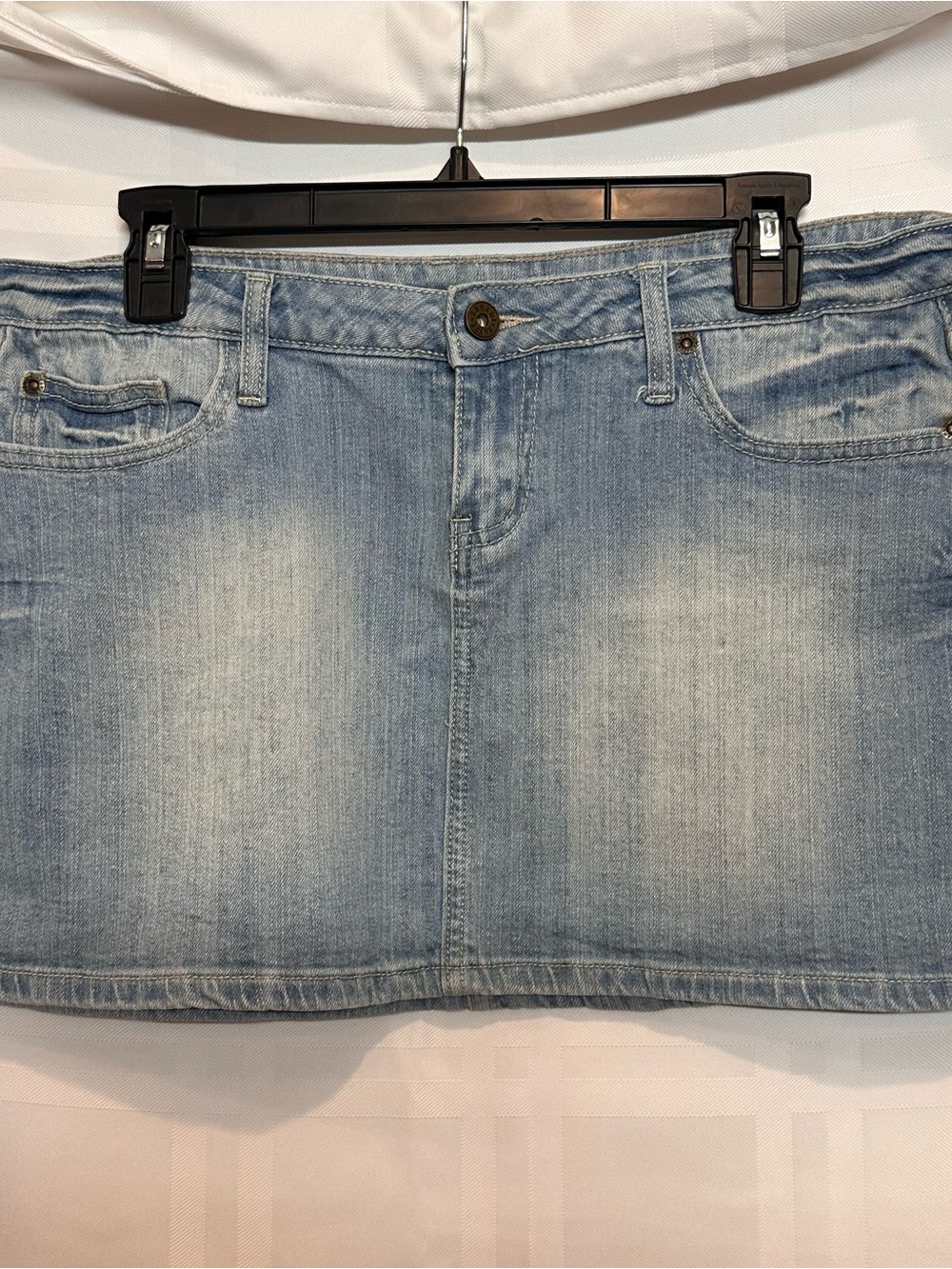 Vintage Zana Di Y2K Denim Mini
Skirt Size 13 Medium Wash
Stretch Short